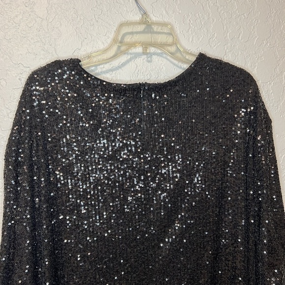 New sequined dress - Picture 6 of 8